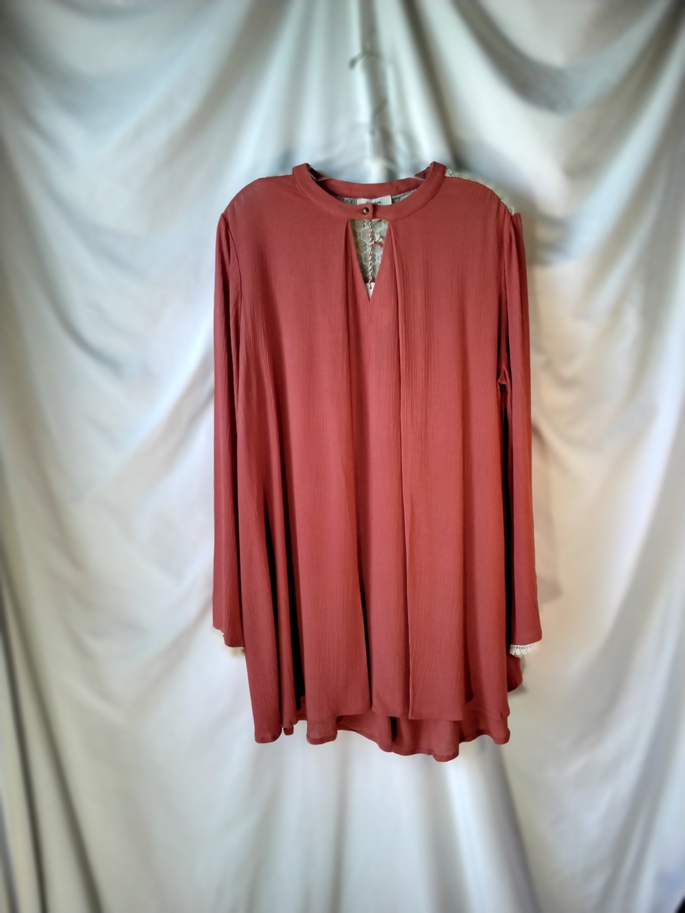 Hayden Rose Rust Keyhole Peasant Blouse